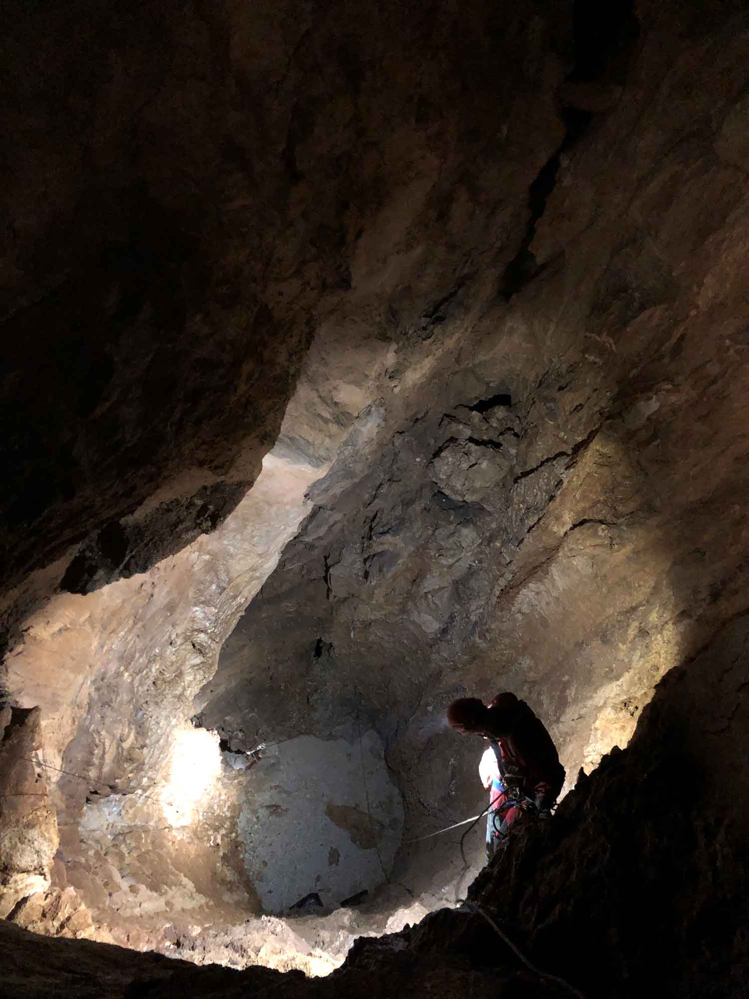 Leška cave